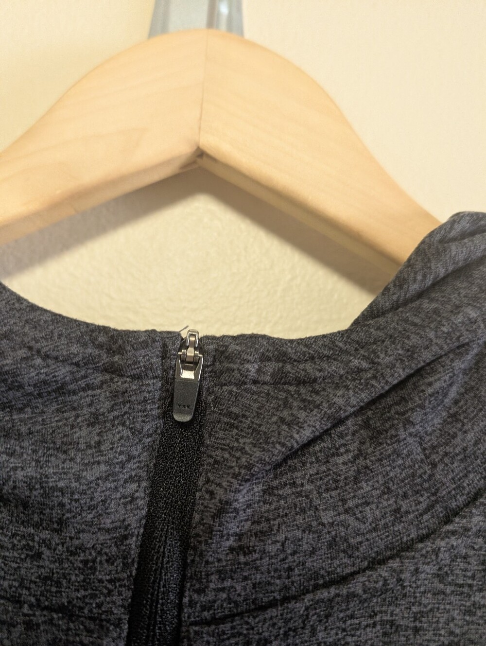 Vuori Men's Performance Half Zip Hoodie Heather Charcoal Gray Size Large - Picture 6 of 8